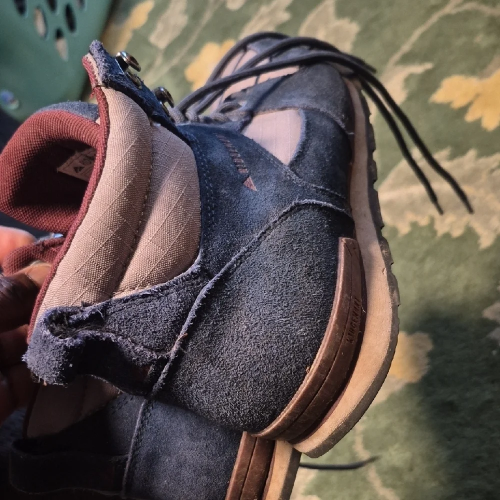High-Top Outdoor Boots in Navy and Dusty Rose